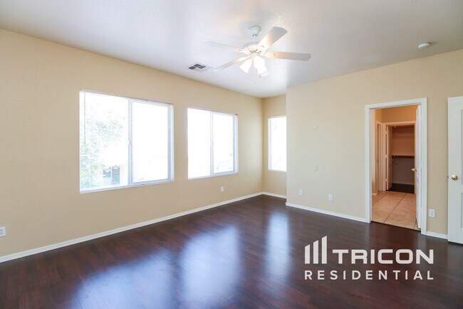 Building Photo - 9210 W Milkweed Loop