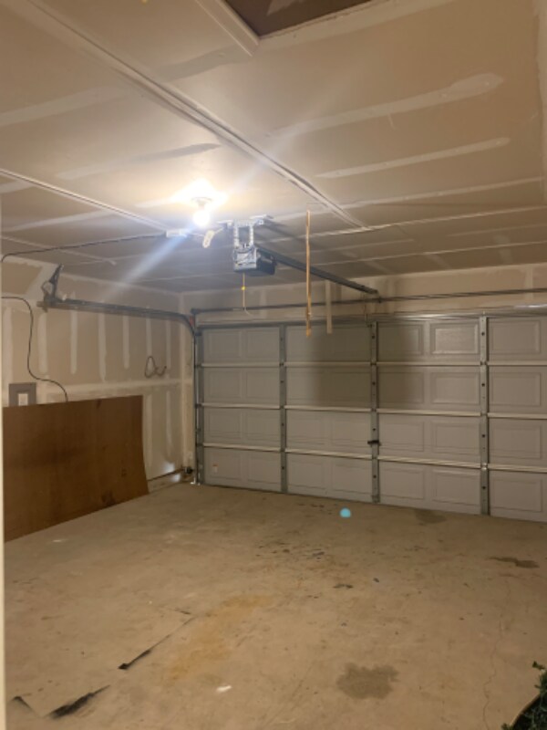 Building Photo - 6212 Thoroughbred Trail