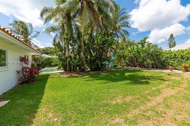 Building Photo - 14610 Tarpon Dr