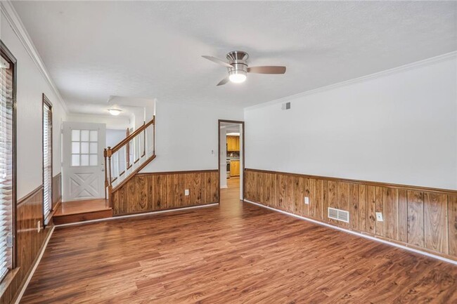Building Photo - 571 Aberdeen Dr