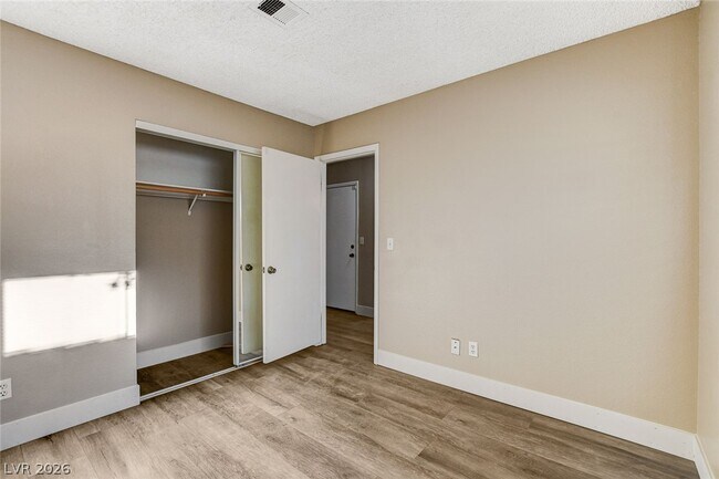 Building Photo - 6632 Wheelbarrow Peak Dr