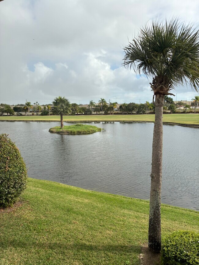 Building Photo - 31 Plantation Dr