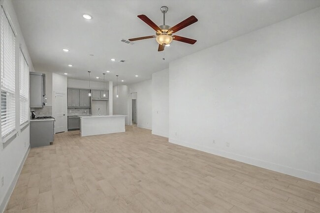 Building Photo - 21138 Garden Palm Dr
