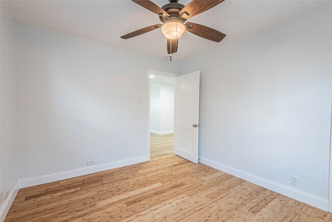 Building Photo - 2303 Rosewood St