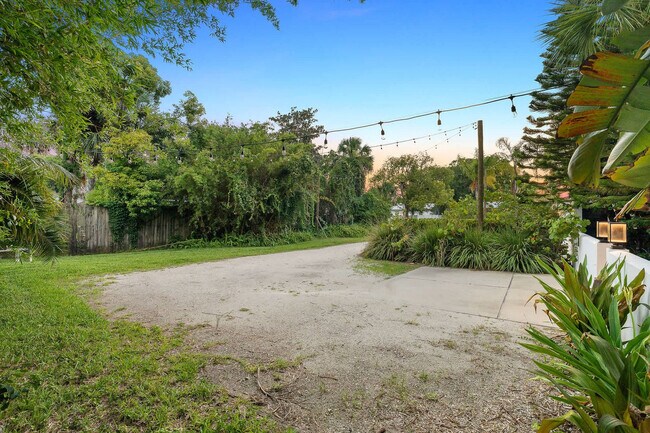 Building Photo - 15 Old Mission Ave