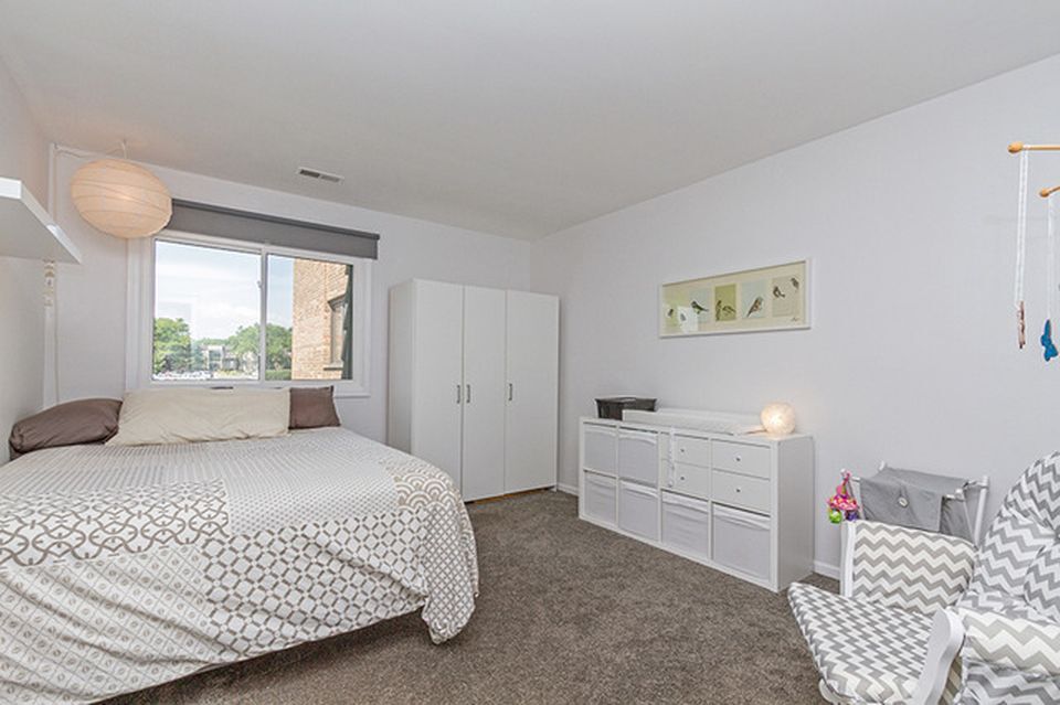 Large master bedroom - 1426 Stonebridge Circle