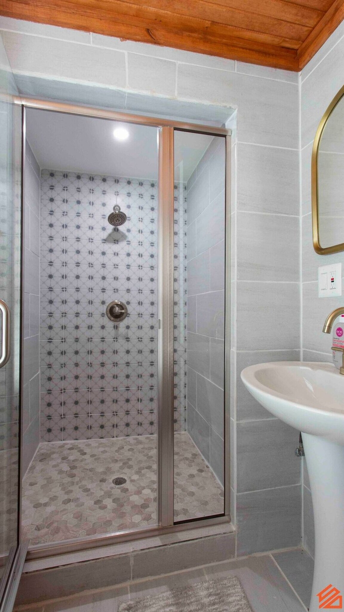 Building Photo - 227 S Hudson St