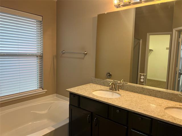 Building Photo - 1616 Bluebird Dr