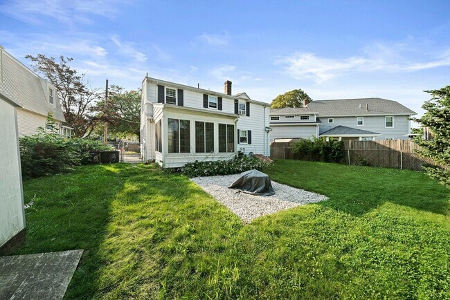 Building Photo - 8 Petrel Rd