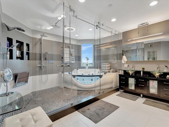 Building Photo - 555 5th Ave NE