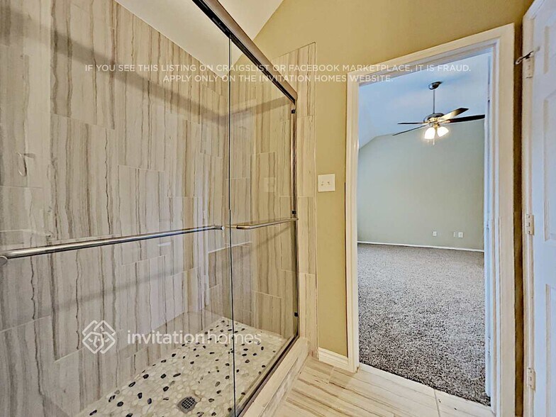 Building Photo - 510 Maplewood Dr