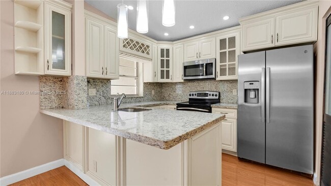 Building Photo - 570 Woodgate Cir