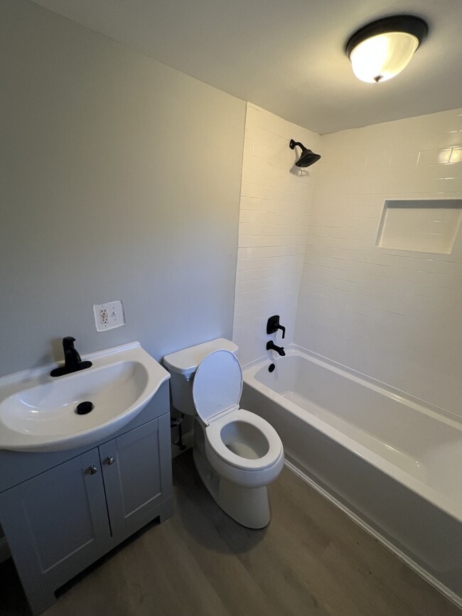 Building Photo - 1720 Portland St