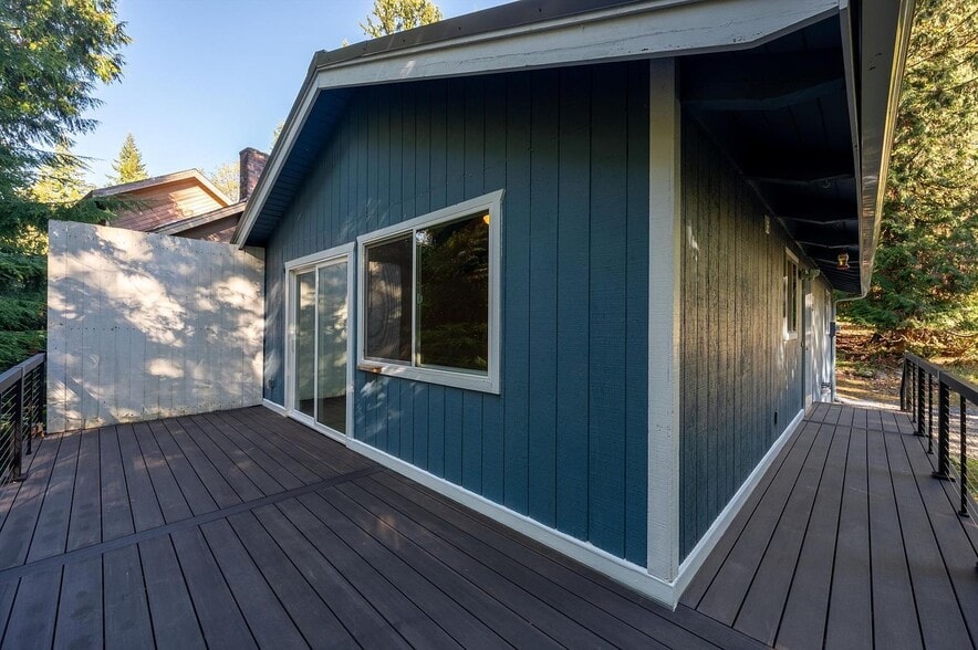 Building Photo - 136 Windward Dr