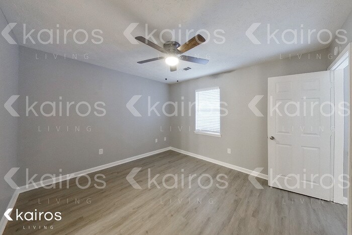 Building Photo - 301 Beaver Pointe Dr