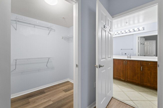 Building Photo - 6565 Emerald Dunes Dr