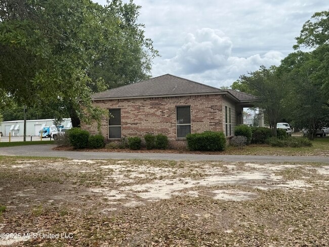 Building Photo - 4294 Popp's Ferry Rd