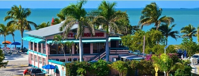 Building Photo - 4879 Esplanade St