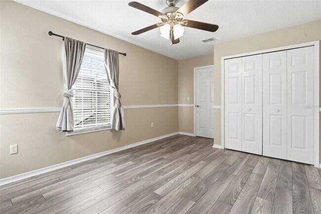 Building Photo - 2201 Coach House Blvd