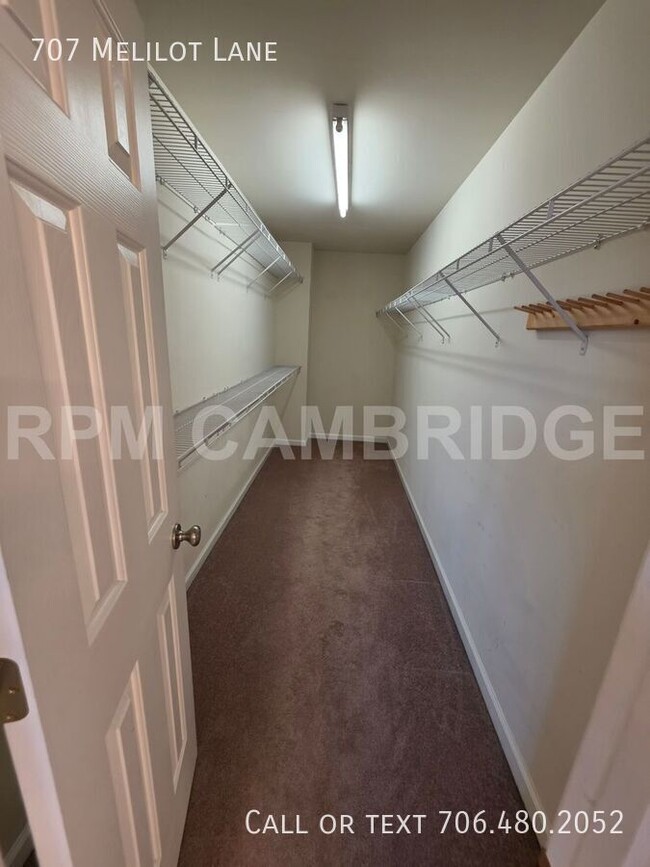 Building Photo - 707 Melilot Ln