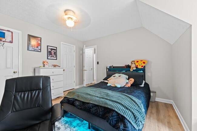 Building Photo - 8603 Raintree Cir