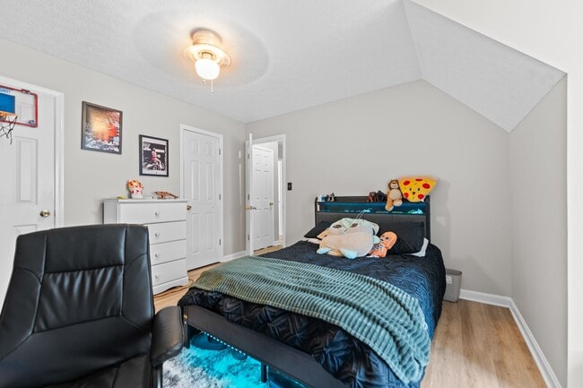 Building Photo - Wonderful Pee Wee Valley Home