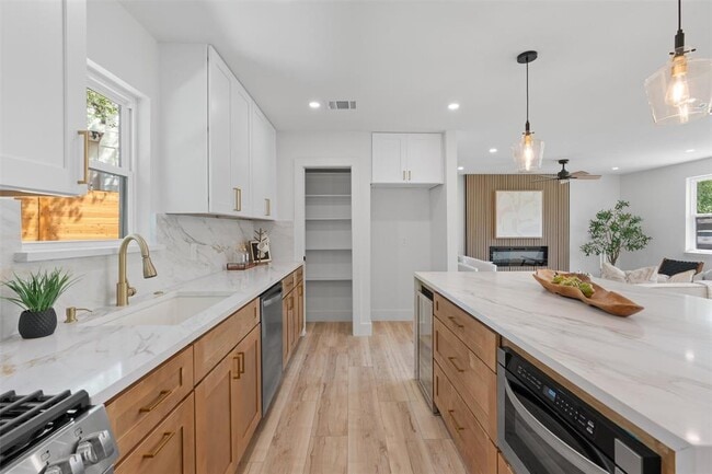 Building Photo - 5604 Overbrook Dr