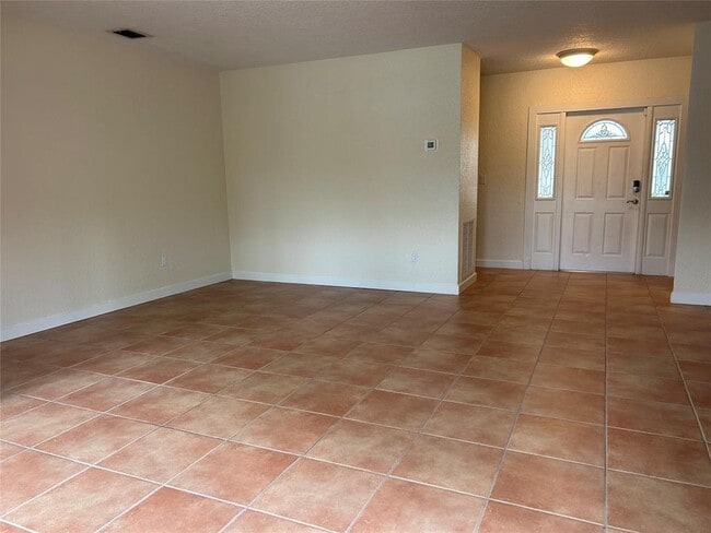 Building Photo - 1811 NE 43rd St