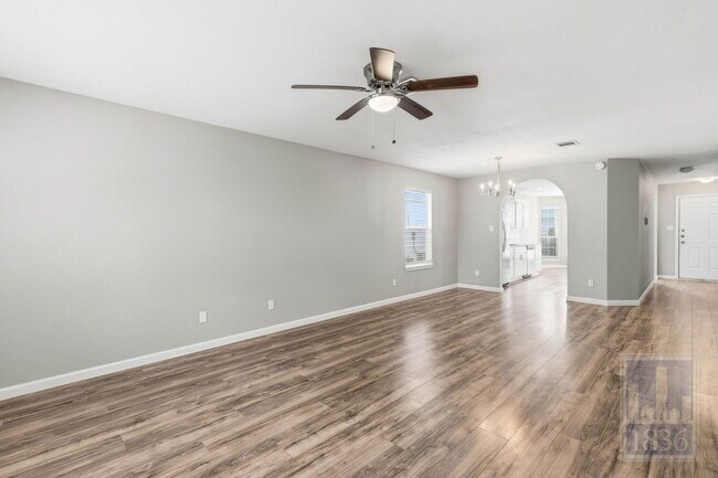 Building Photo - 1612 Sylvia Ln