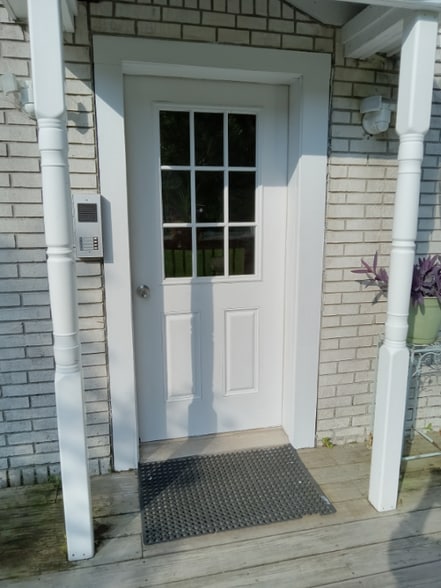 Primary Photo - 199 Main St