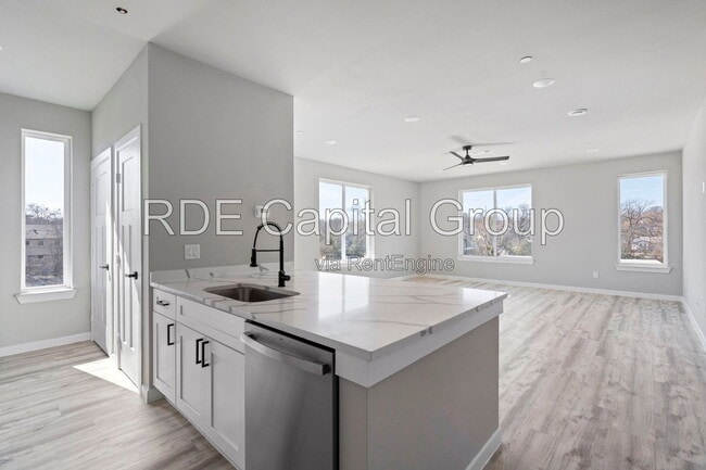 Building Photo - 948 S Corinth St Rd
