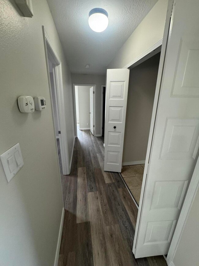 Building Photo - 4765 Limestone Dr NE