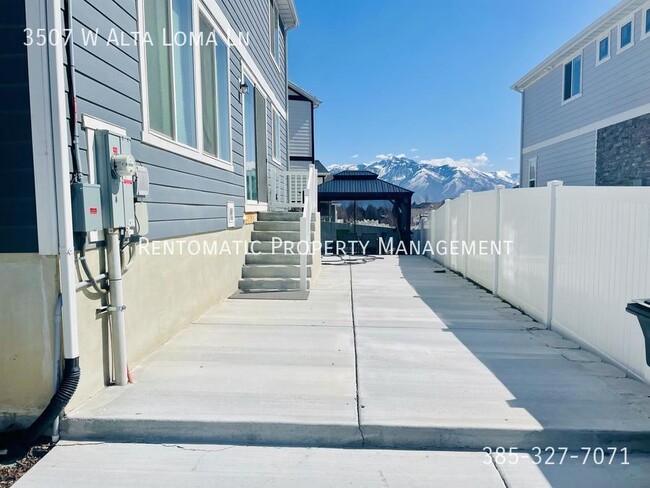 Building Photo - 3507 W Alta Loma Ln