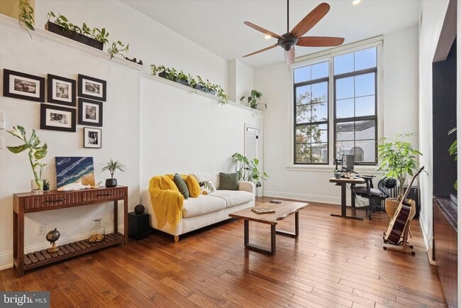 Building Photo - 246 Fitzwater St