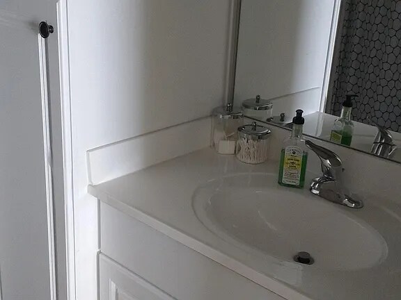 Building Photo - 3869 S Thompson St