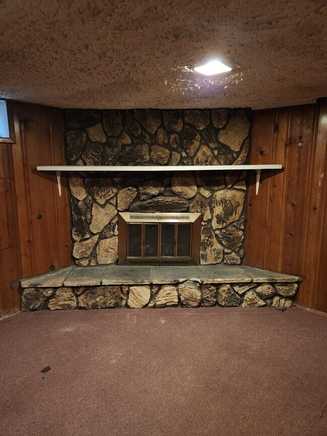 Building Photo - 2005 Hilton Rd