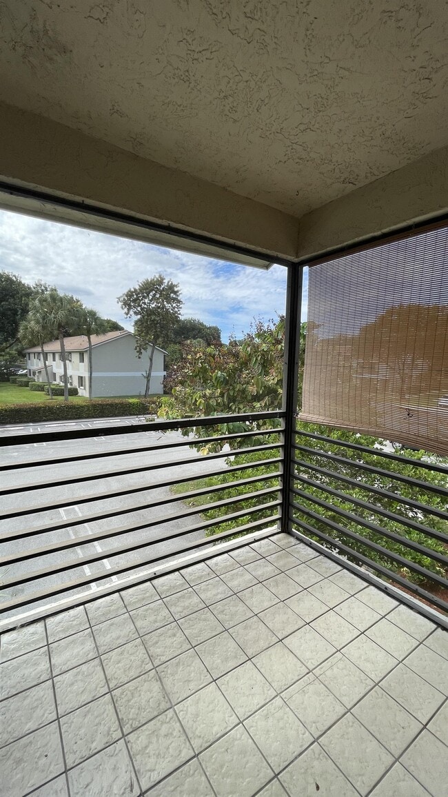 Building Photo - 109 Gardens Dr