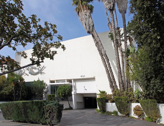 Primary Photo - 621 San Vicente Blvd