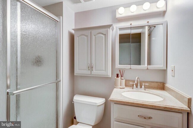 Building Photo - 5707 Waters Edge Landing Court