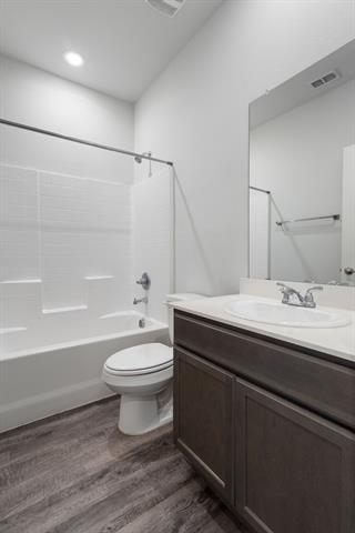 Building Photo - 109 Columbia St