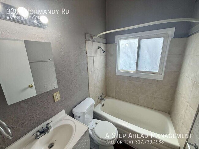 Building Photo - 3208 Normandy Rd