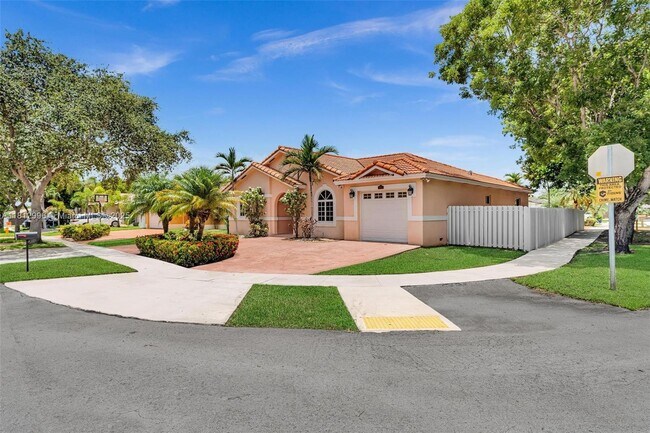 Building Photo - 8915 NW 164th St