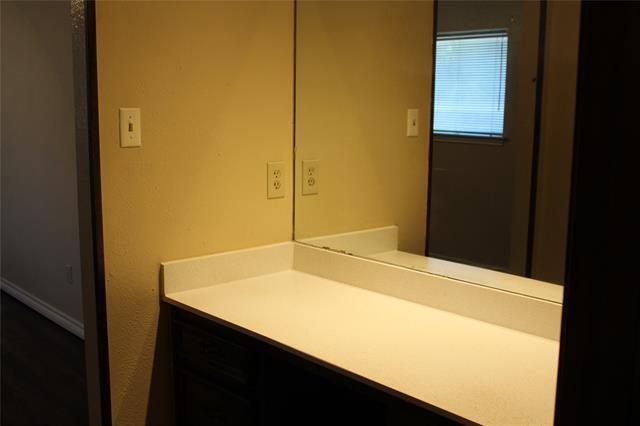 Building Photo - 925 Bluebird Dr