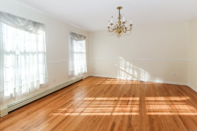 Building Photo - 107 Benson Pl