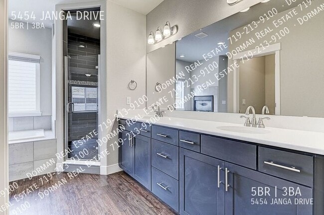 Building Photo - 5454 Janga Dr