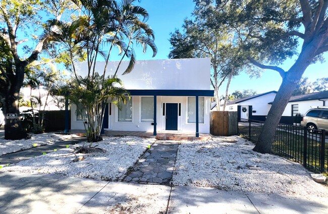 Primary Photo - 3649 Haines Rd N