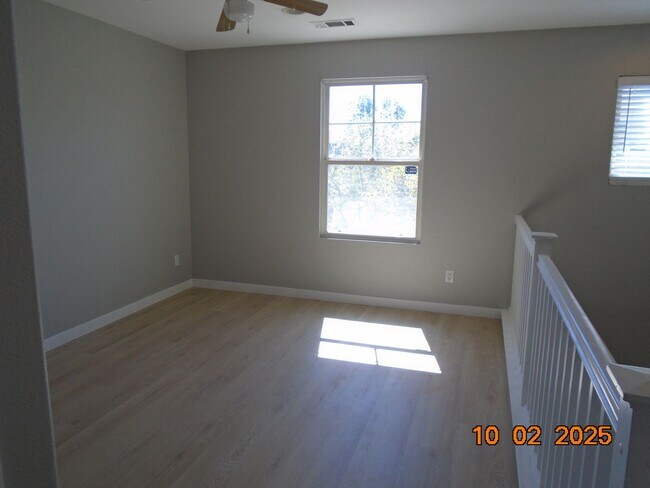 Building Photo - 2 bedroom condo in Vineyards gated community