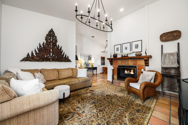 Building Photo - 73055 Amber St