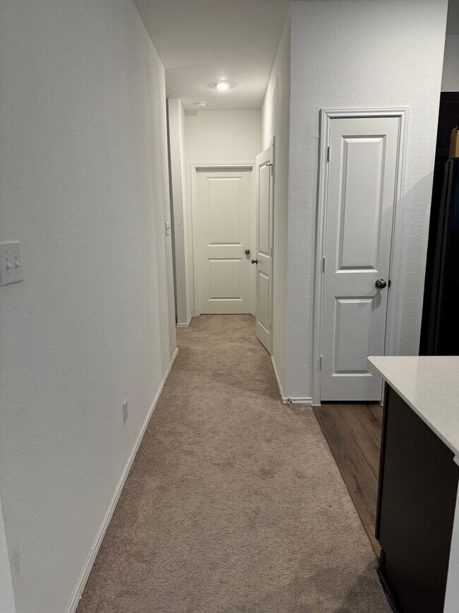 Building Photo - 3 Bed 2 Bath 2 Car Garage Home in Maxwell ...