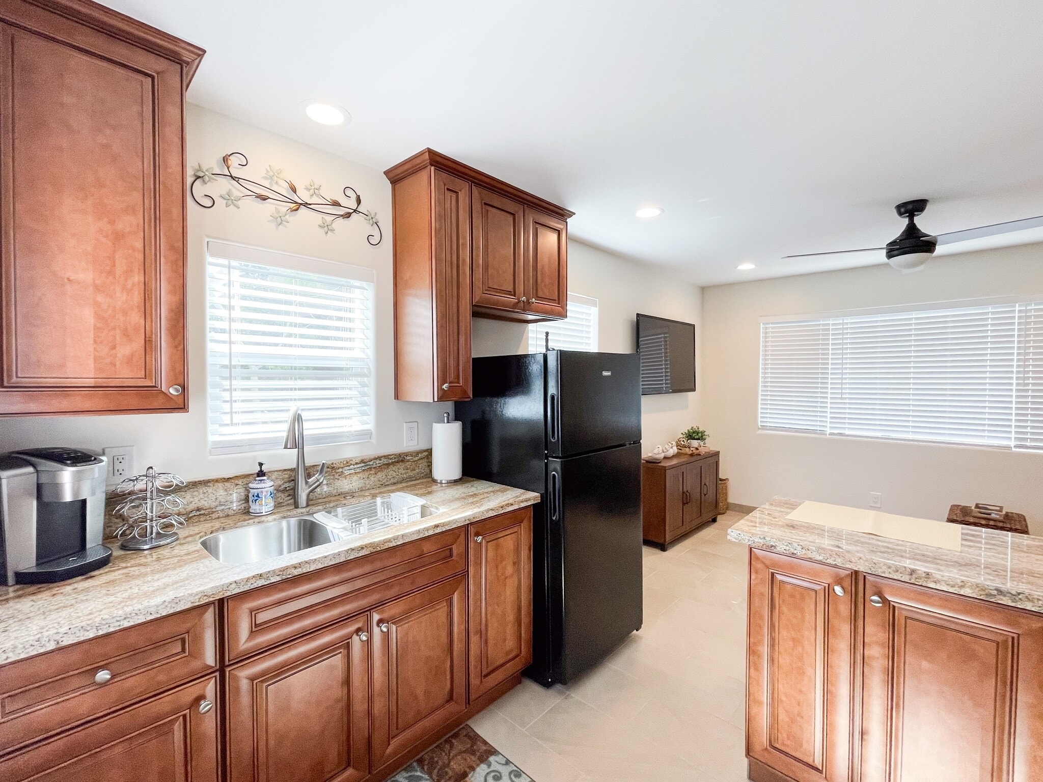 Building Photo - 4177 4th Ave